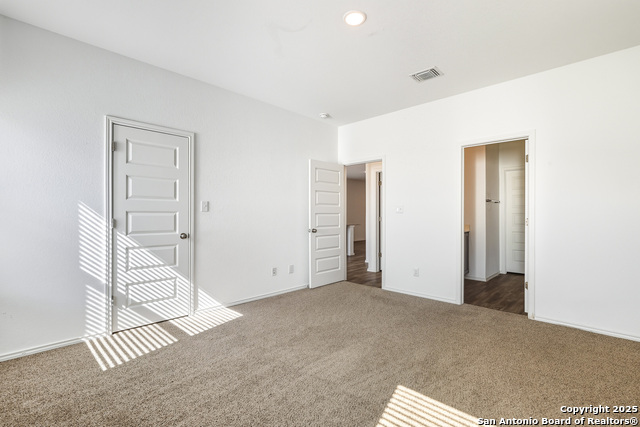 Listing photo id 12 for 4426 Chandler  #3