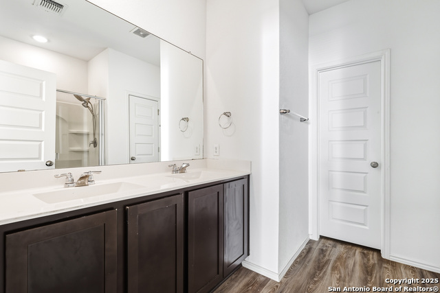 Listing photo id 13 for 4426 Chandler  #3