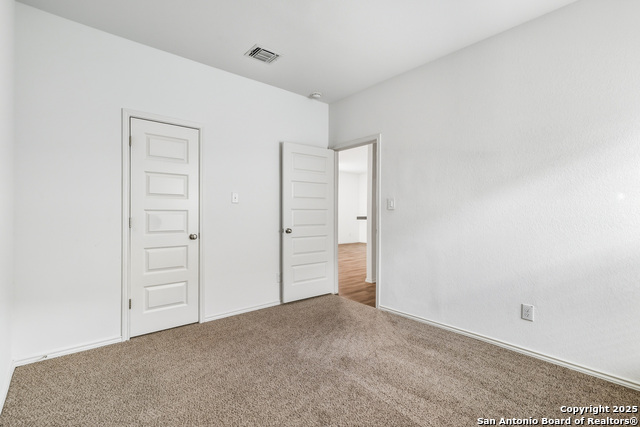 Listing photo id 16 for 4426 Chandler  #3