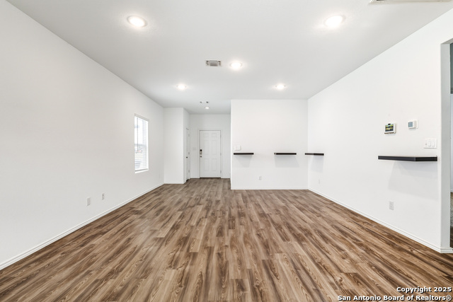 Listing photo id 0 for 4426 Chandler  #3