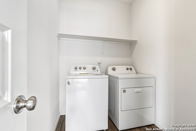 Listing photo id 20 for 4426 Chandler  #3