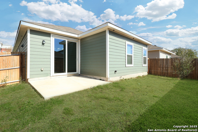 Listing photo id 24 for 4426 Chandler  #3