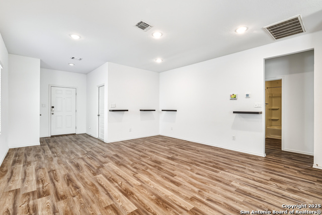 Listing photo id 1 for 4426 Chandler  #3