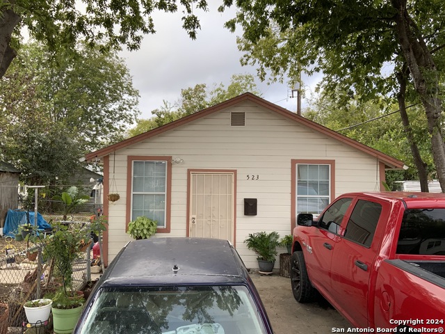 Image 31 of 56 For 341&343 Avondale Ave