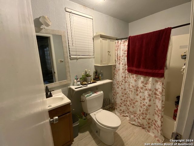 Image 41 of 56 For 341&343 Avondale Ave