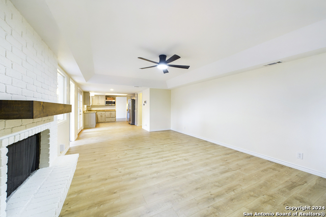 Image 17 of 41 For 8614 Brookhaven Dr