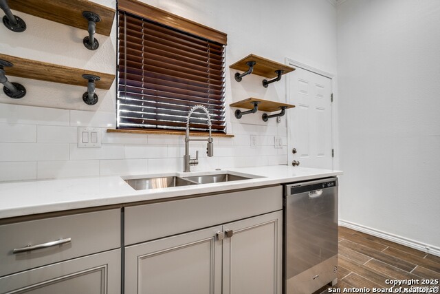 Image 5 of 20 For 312 Quitman