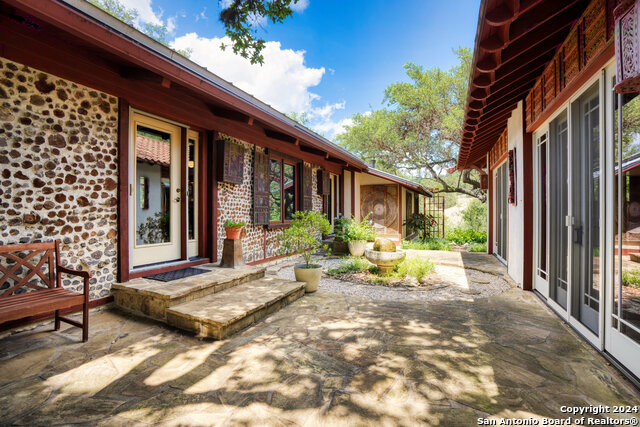 Listing photo id 9 for 801 Mickle Creek