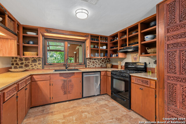 Listing photo id 21 for 801 Mickle Creek