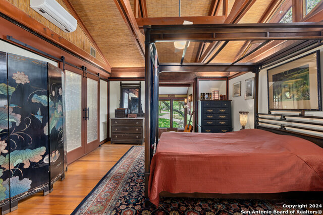 Listing photo id 25 for 801 Mickle Creek