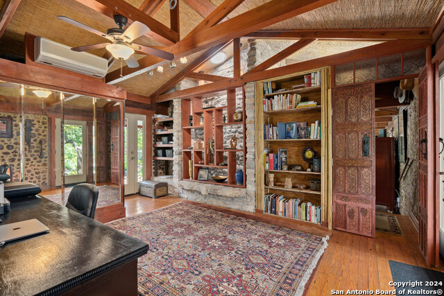 Listing photo id 31 for 801 Mickle Creek