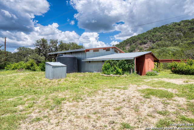 Listing photo id 40 for 801 Mickle Creek