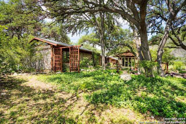 Listing photo id 7 for 801 Mickle Creek