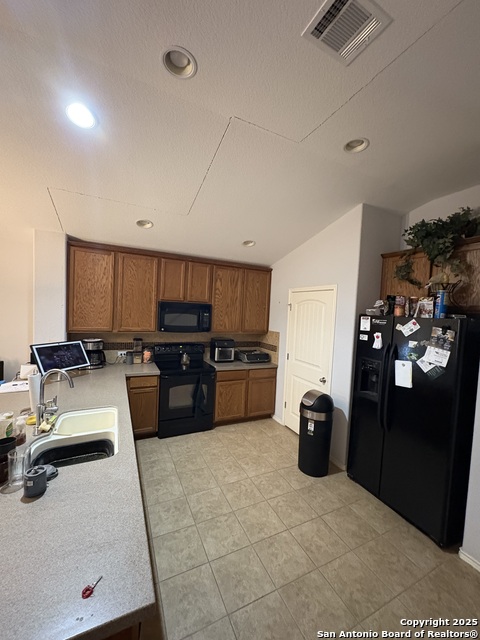 Listing photo id 3 for 10438 Macarthur