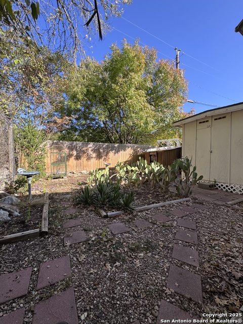 Image 23 of 36 For 745 Trail Crest