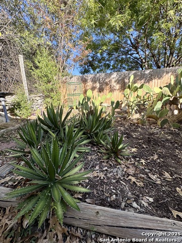 Image 24 of 36 For 745 Trail Crest