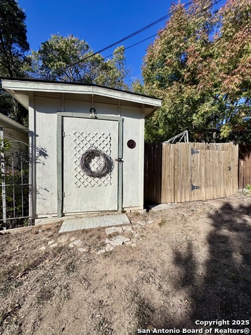 Image 26 of 36 For 745 Trail Crest