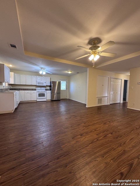 Image 3 of 36 For 745 Trail Crest