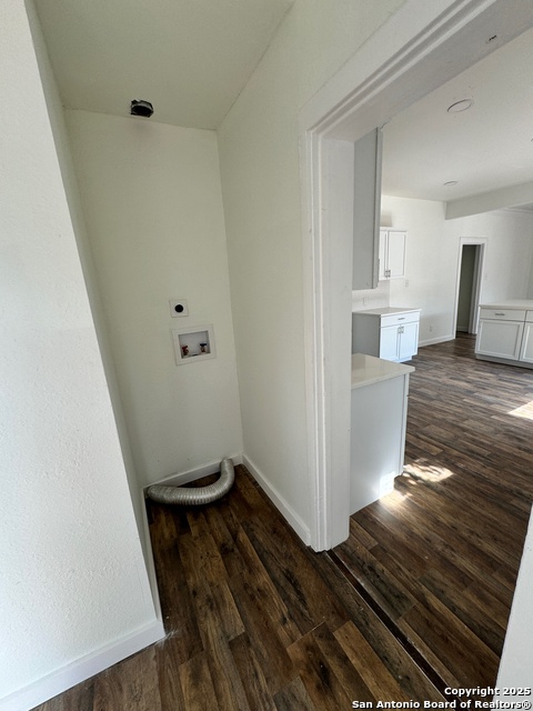 Image 13 of 13 For 2001 Kings