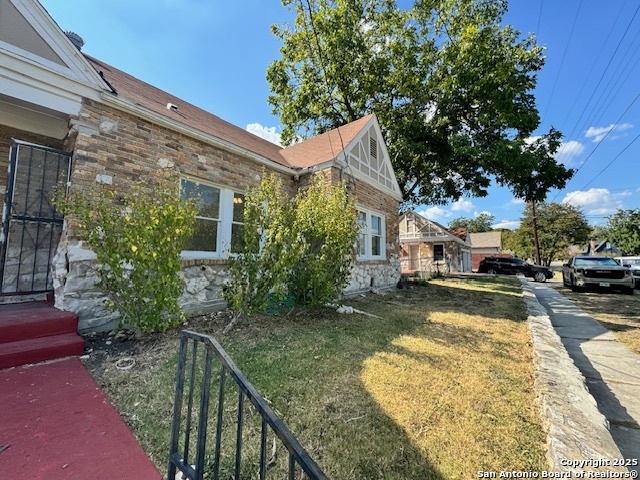 Image 5 of 13 For 2001 Kings