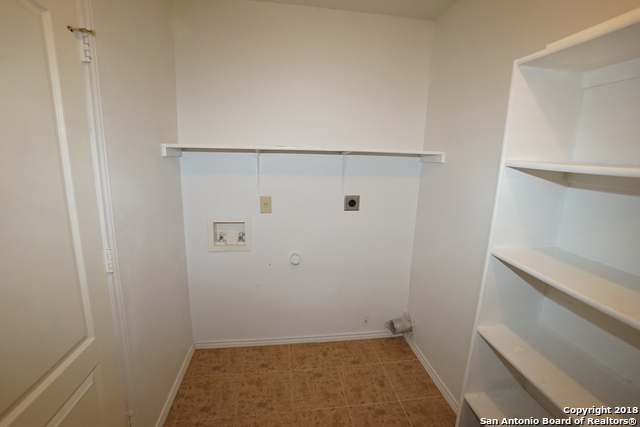 Image 18 of 19 For 8906 Breezefield