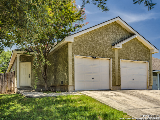 Image 2 of 10 For 5723 Golf Heights Unit 1