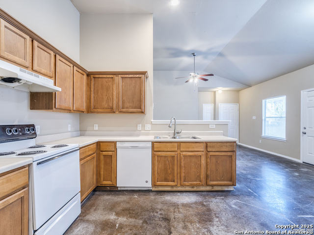 Image 4 of 10 For 5723 Golf Heights Unit 1