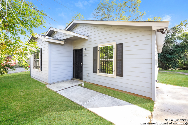 Listing photo id 1 for 3318 Martin Luther King