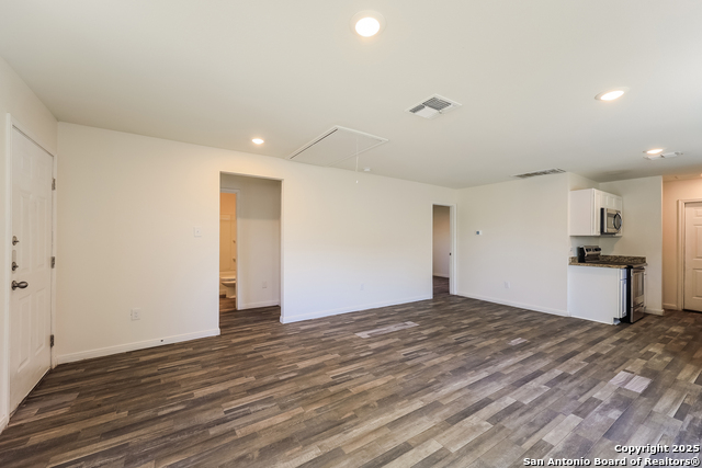 Listing photo id 3 for 3318 Martin Luther King