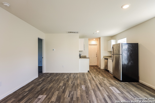 Listing photo id 6 for 3318 Martin Luther King