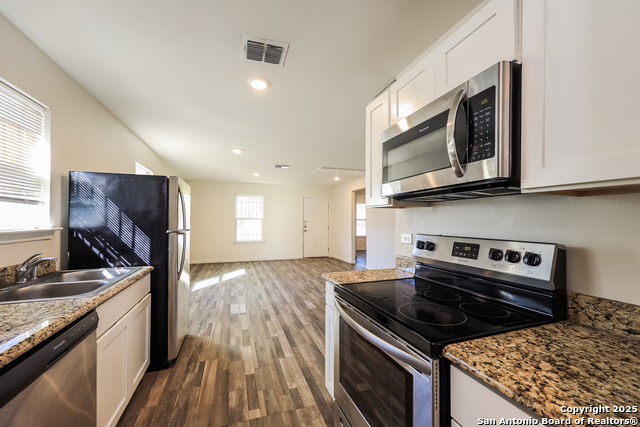 Listing photo id 7 for 3318 Martin Luther King