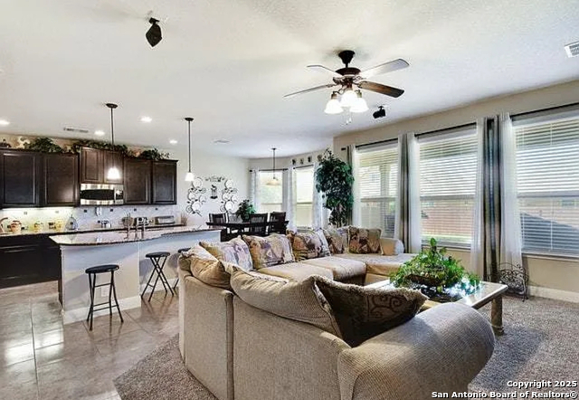 Image 4 of 15 For 929 Resaca  