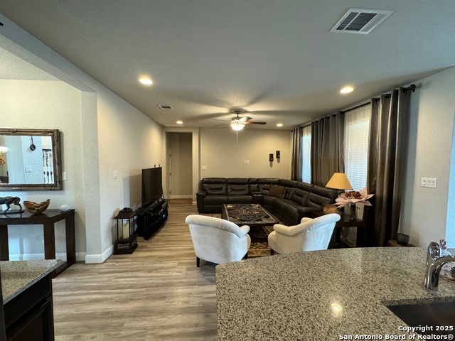 Image 7 of 20 For 11647 Tribute Oaks