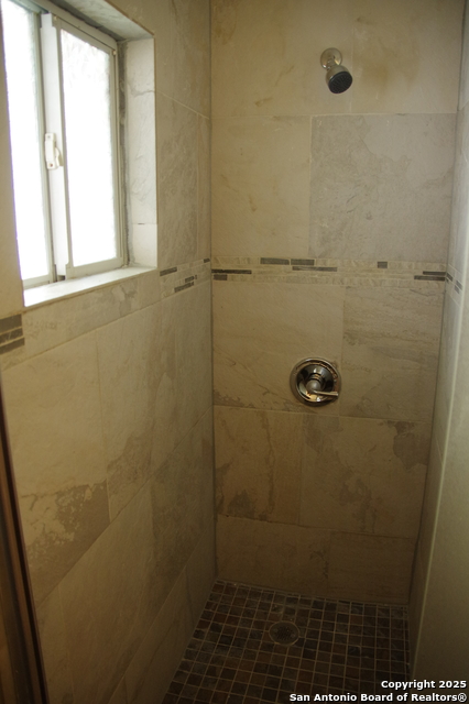 Image 18 of 50 For 4406 Desert View