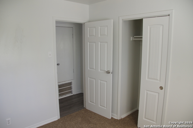 Image 21 of 50 For 4406 Desert View