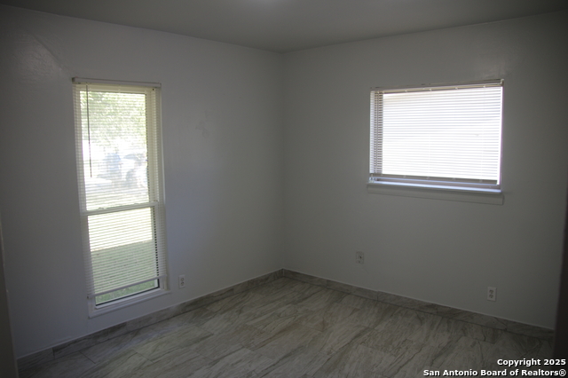 Image 26 of 50 For 4406 Desert View