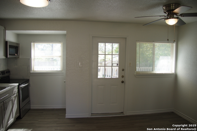 Image 32 of 50 For 4406 Desert View