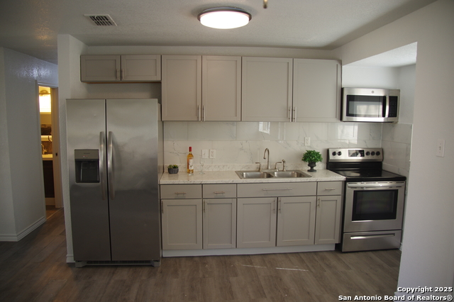 Image 33 of 50 For 4406 Desert View