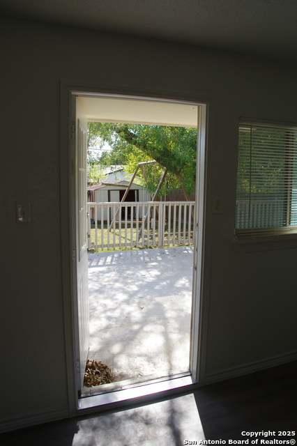 Image 34 of 50 For 4406 Desert View