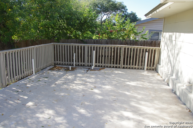 Image 35 of 50 For 4406 Desert View