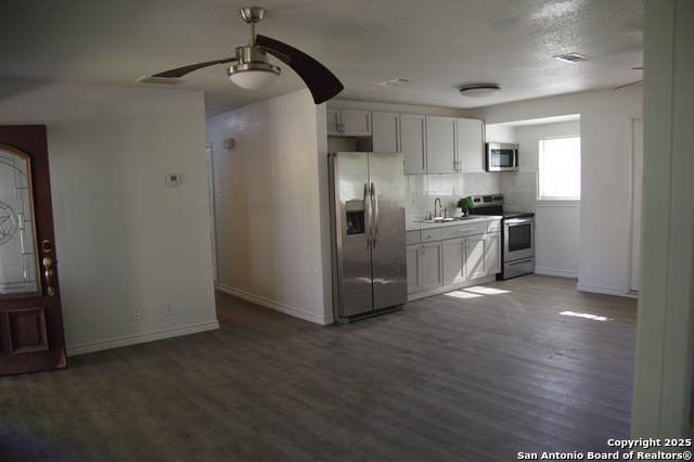 Image 8 of 50 For 4406 Desert View