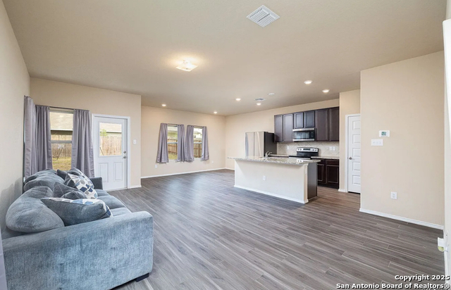 Listing photo id 0 for 2455 Pink Pearl