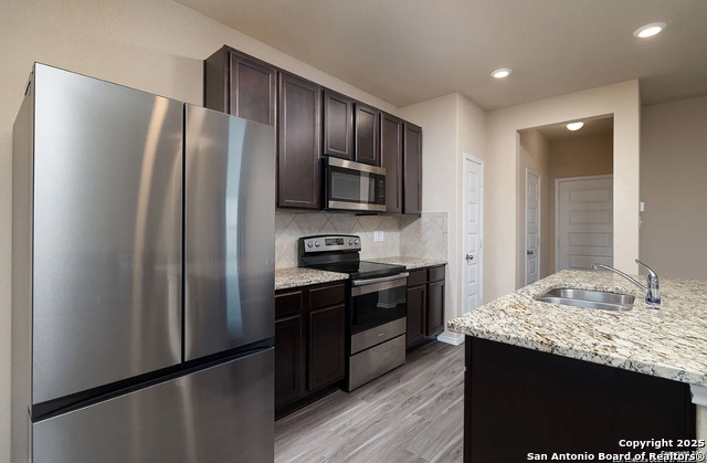 Listing photo id 2 for 2455 Pink Pearl