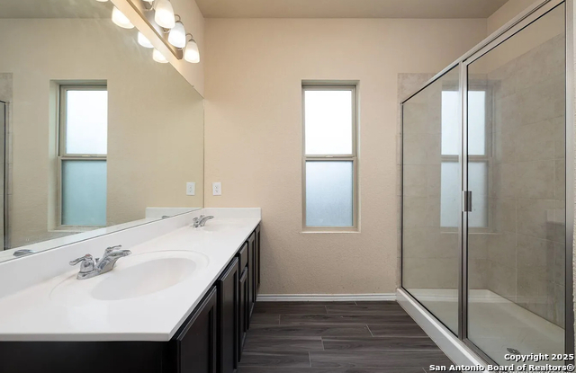 Listing photo id 7 for 2455 Pink Pearl