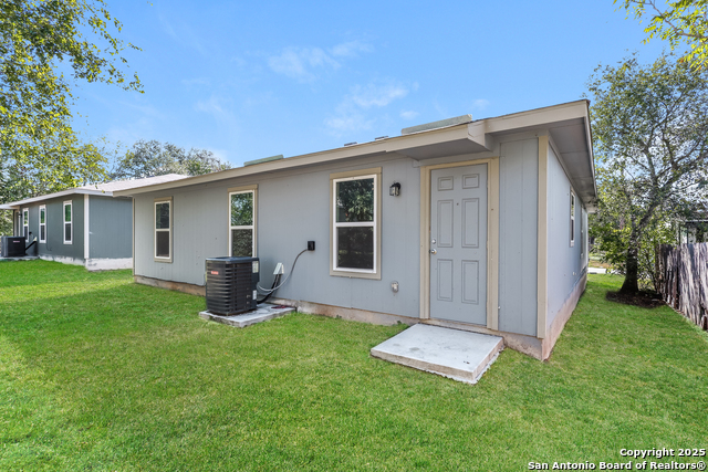 Image 19 of 21 For 222 Garcia  