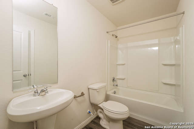 Image 18 of 21 For 917 8th