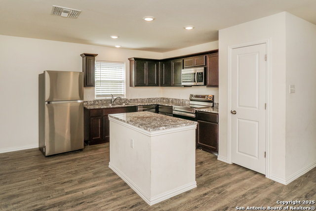 Image 6 of 21 For 917 8th