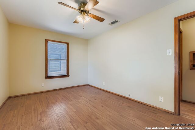 Image 12 of 17 For 1010 Gladstone Ave