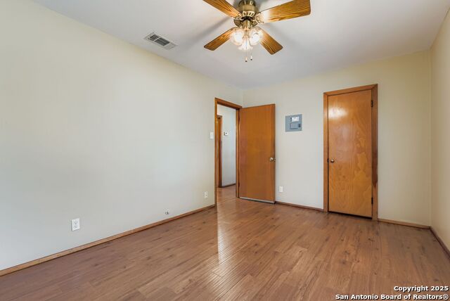 Image 13 of 17 For 1010 Gladstone Ave