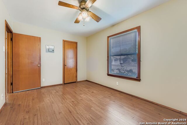 Image 14 of 17 For 1010 Gladstone Ave